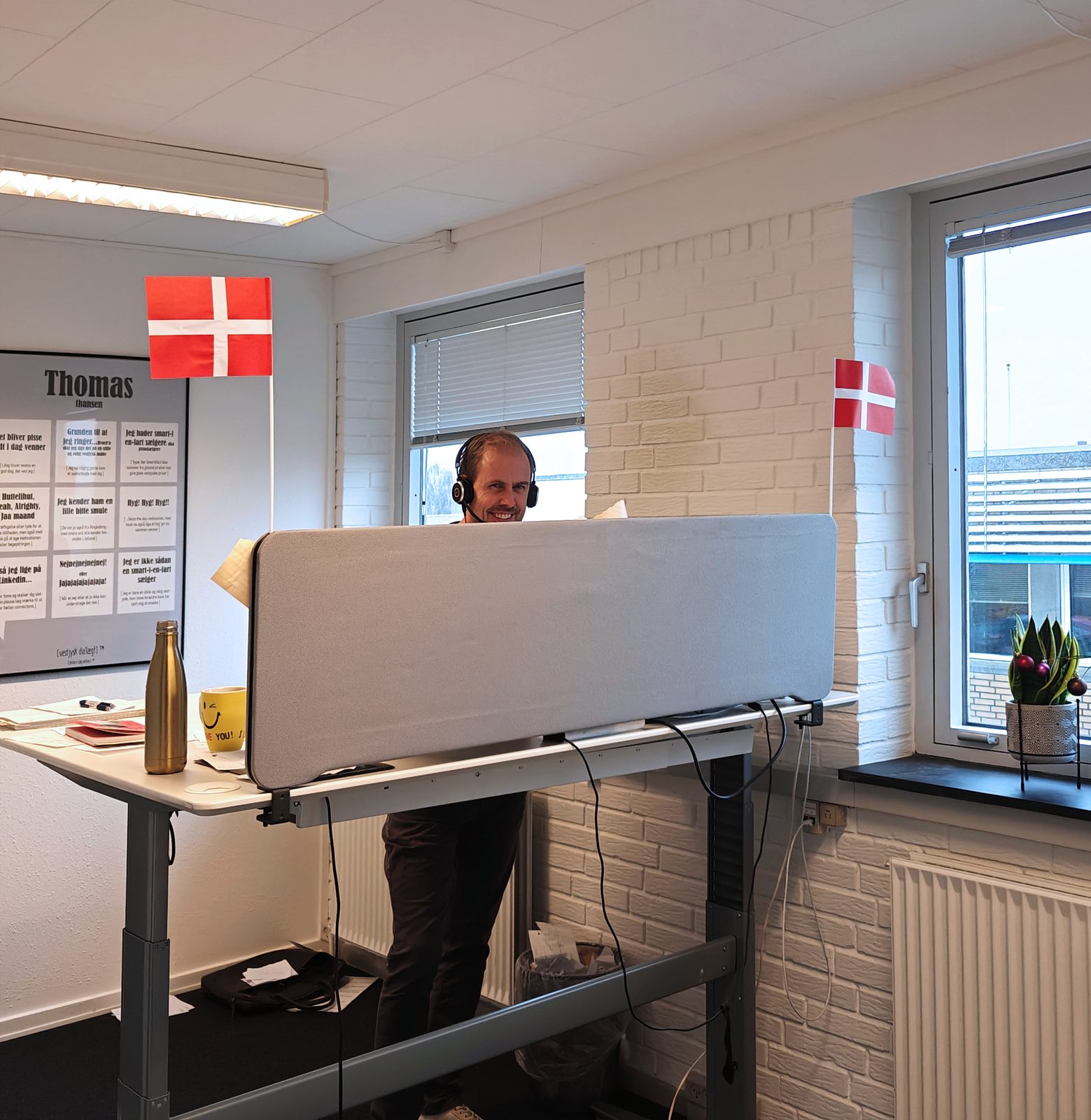 Strategiske Storytellers fra House of Leads i en samtale på kontoret